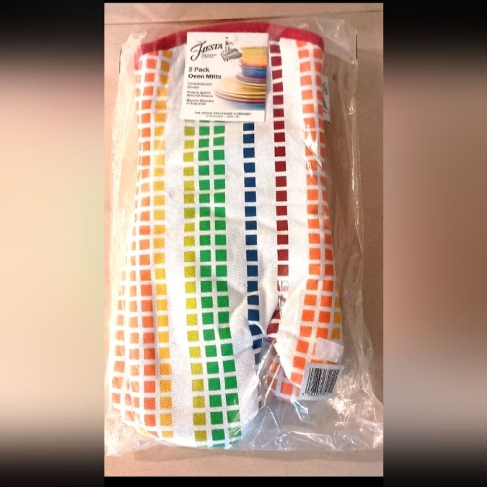 Fiesta Tableware 2 Pack Large 12 inch Bright Color Kitchen Oven Mitts New NOS